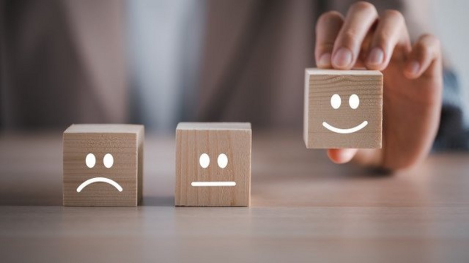 Hintergrundbild Lob & Kritik